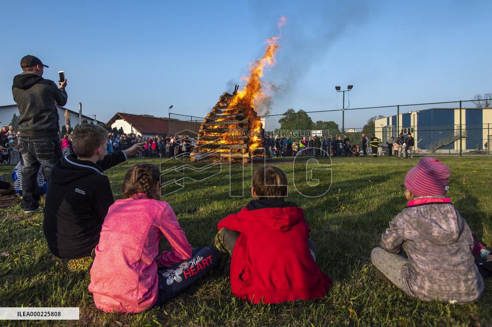 Walpurgis Night - Burning of the Witches, bonfires