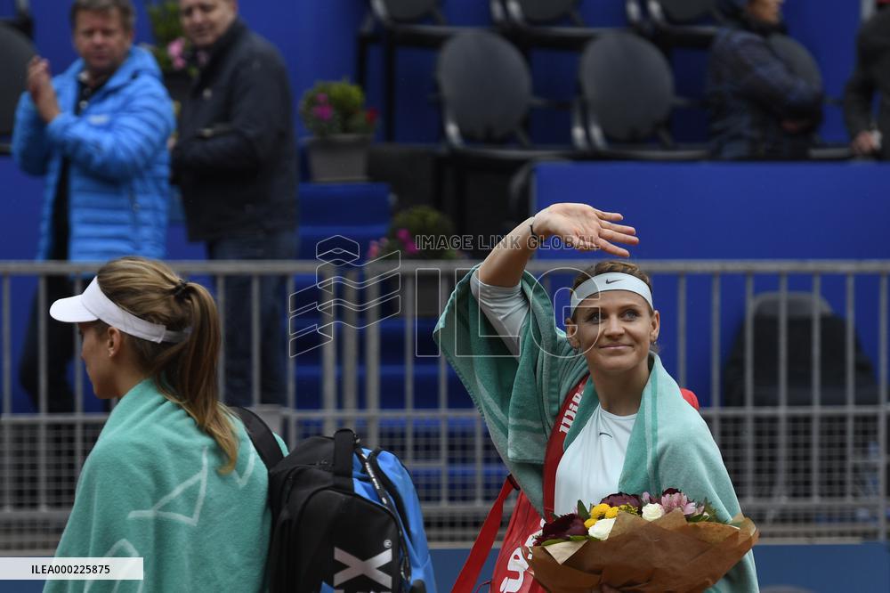 Barbora Stefkova, Lucie Safarova