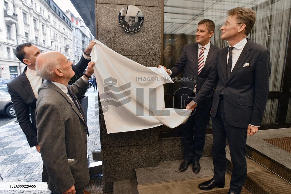 Michal Chour, Henry Warriner, Tomas Petricek, Nicholas Archer, Plaque remembering Doreen Warriner, Prague