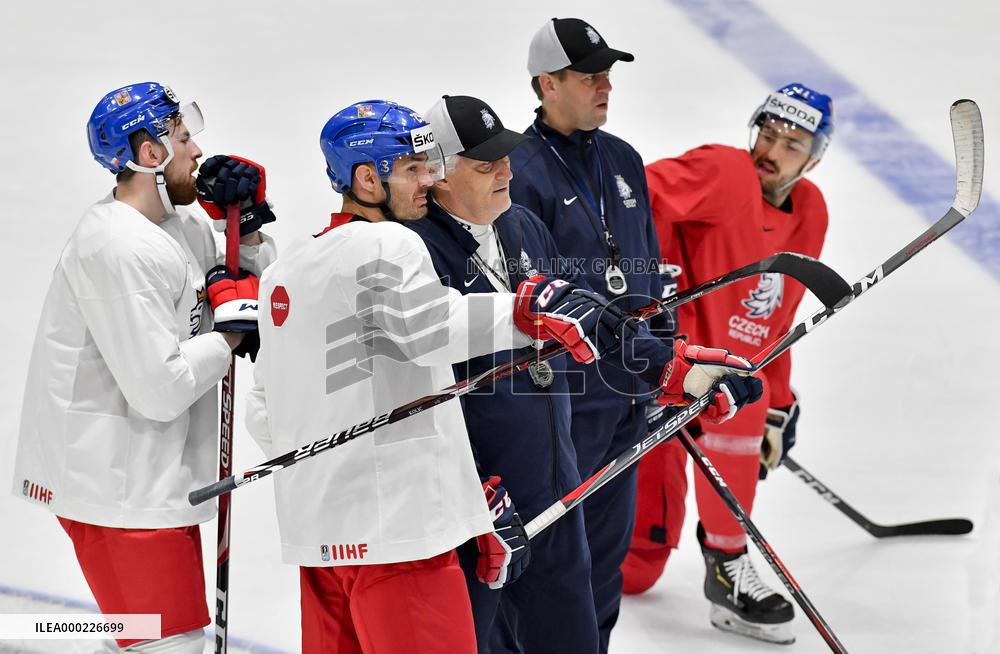 Filip Hronek, Jan Kolar, Milos Riha, Karel Mlejnek, Michal Moravcik