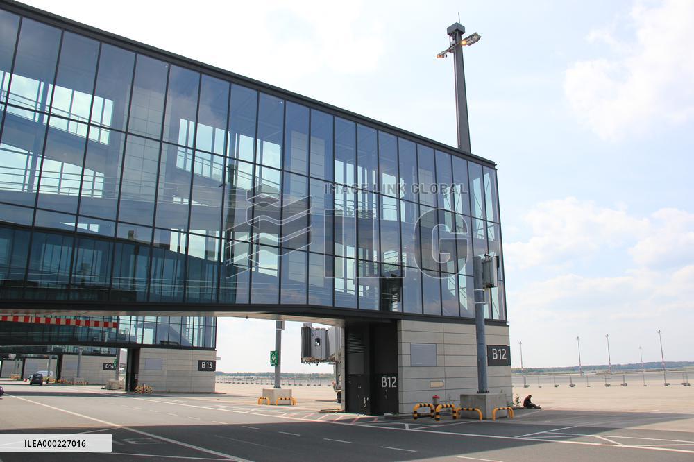 Berlin Brandenburg Airport, Flughafen Berlin Brandenburg Willy Brandt