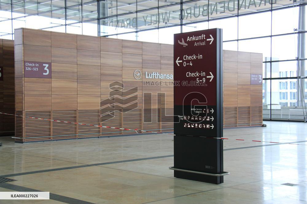 Berlin Brandenburg Airport, Flughafen Berlin Brandenburg Willy Brandt, terminal
