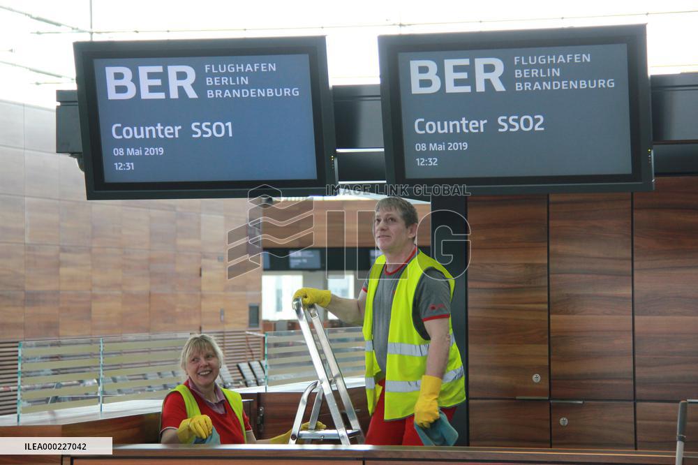 Berlin Brandenburg Airport, Flughafen Berlin Brandenburg Willy Brandt, terminal