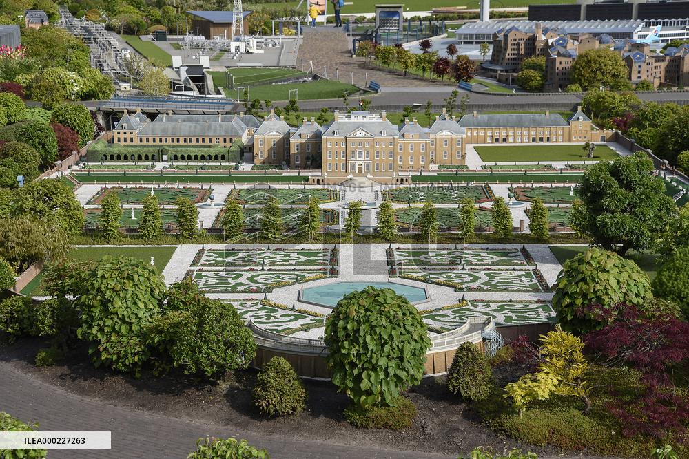 Miniature park Madurodam, tourists