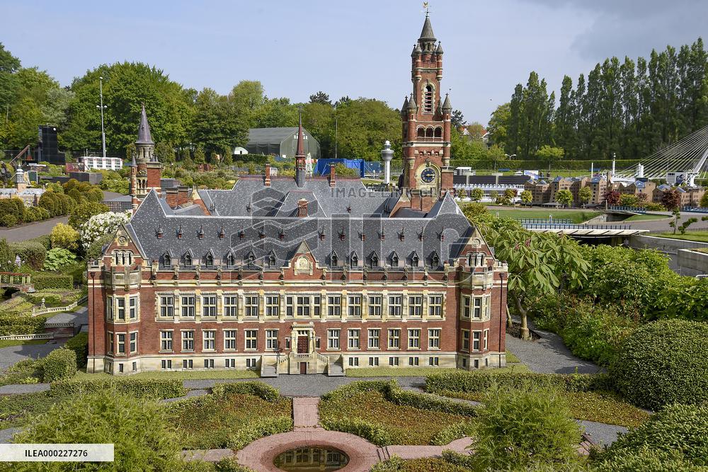 Miniature park Madurodam, tourists