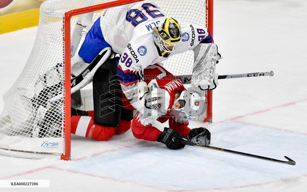 Henrik Holm, Gregory Hofmann