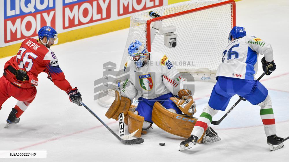 MICHAL REPIK, MARCO DE FILIPPO ROIA, ARMIN HELFER