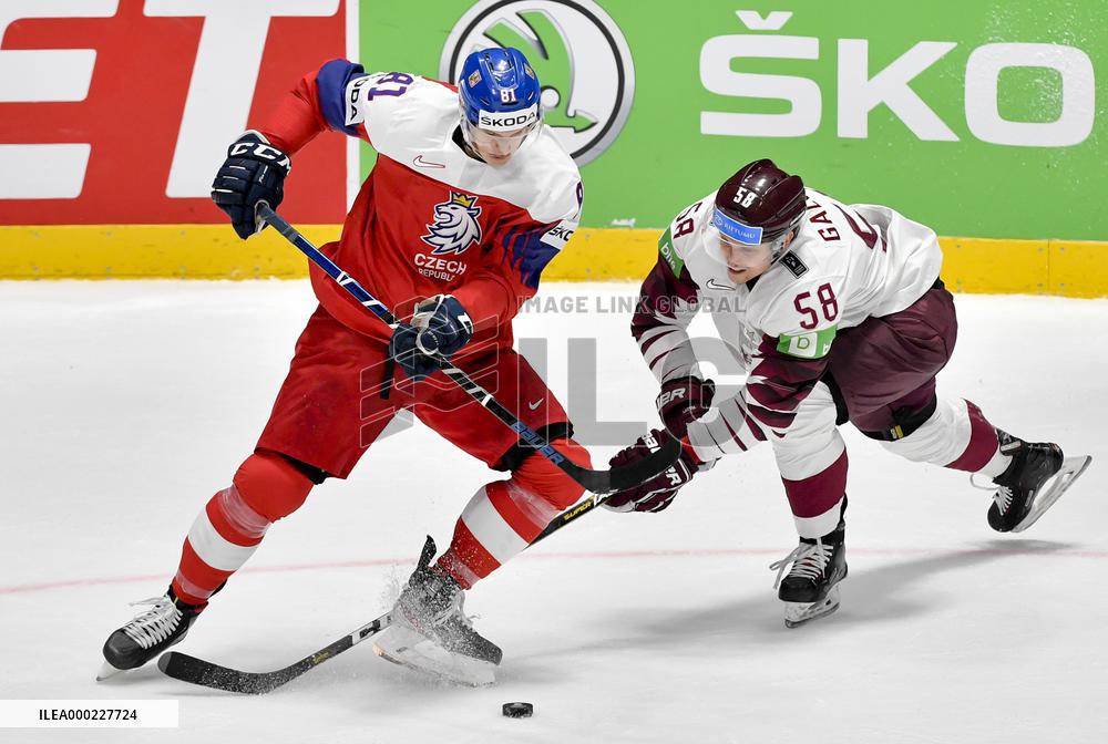 Dominik Kubalik, Guntis Galvins