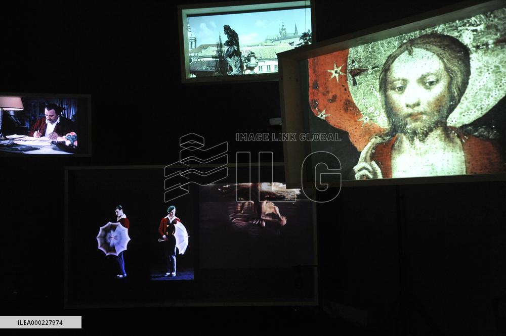 Laterna magika: (De)construction and (Re)invention exhibition