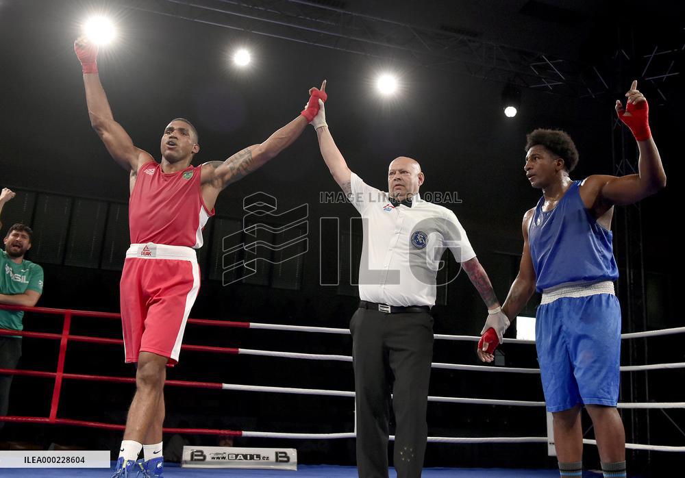 Abner Teixeira, Julio Castillo