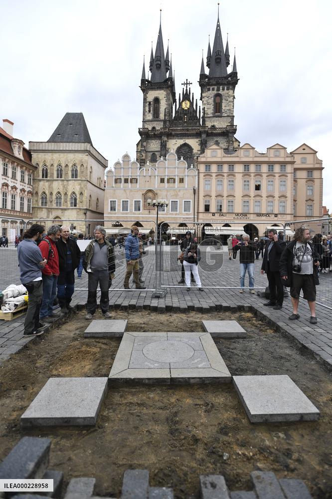 Renewal of Marian column starts in Prague centre