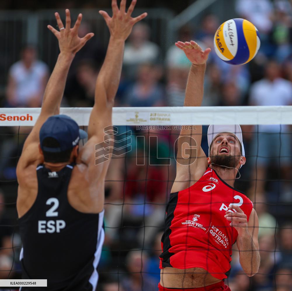 Adrian Gavira Collado, Grzegorz Fijalka
