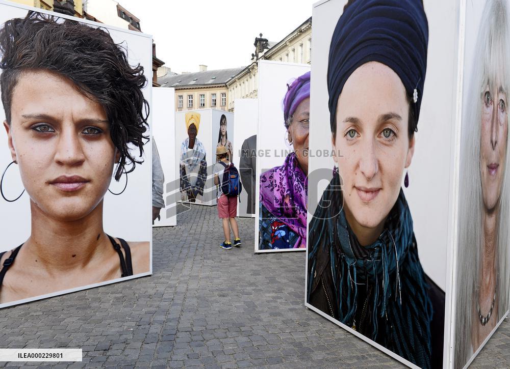 Oliviero Toscani: Human Race, photographic exhibition