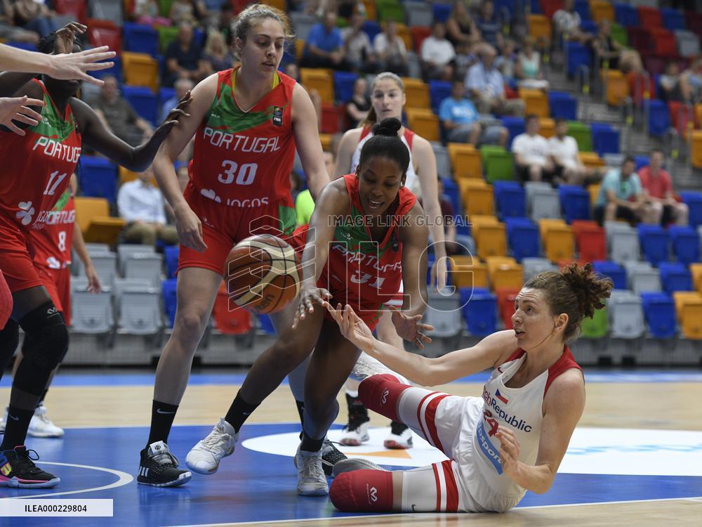 Tereza Krakovicova, Josephine Filipe, Maria Kostourkova