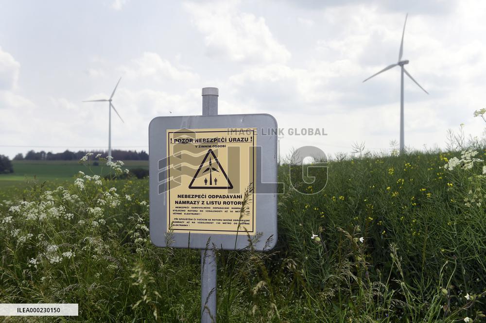 wind turbine, wind energy converter, wind farm