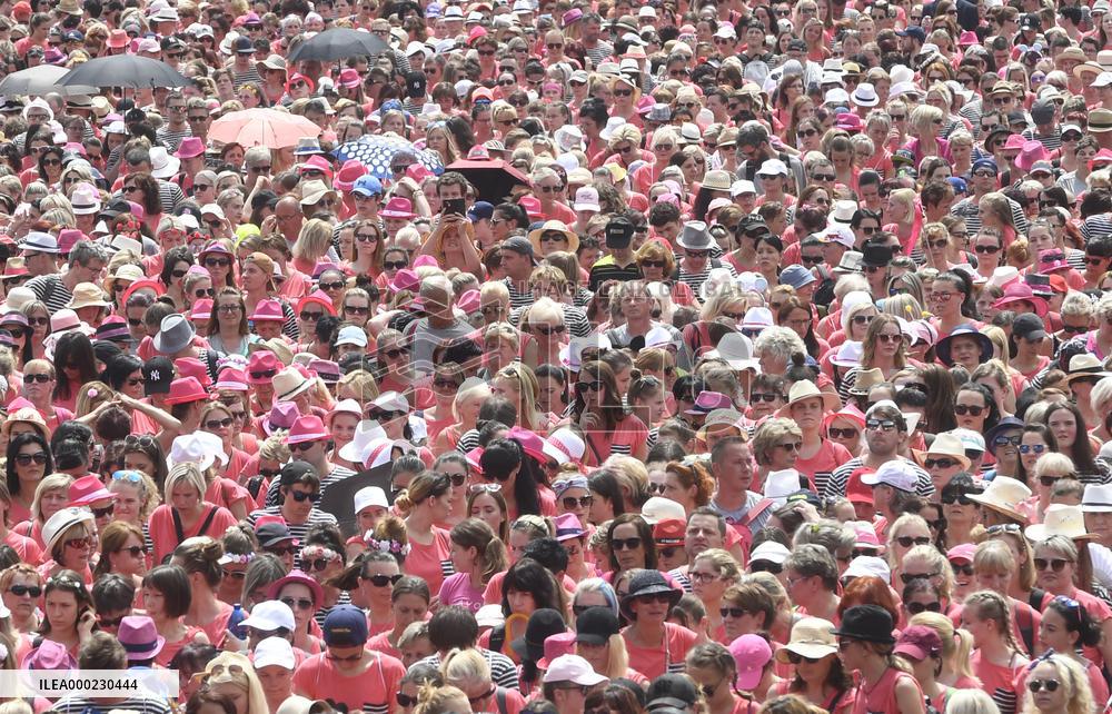 19th Avon march, people, dressed, pink colour