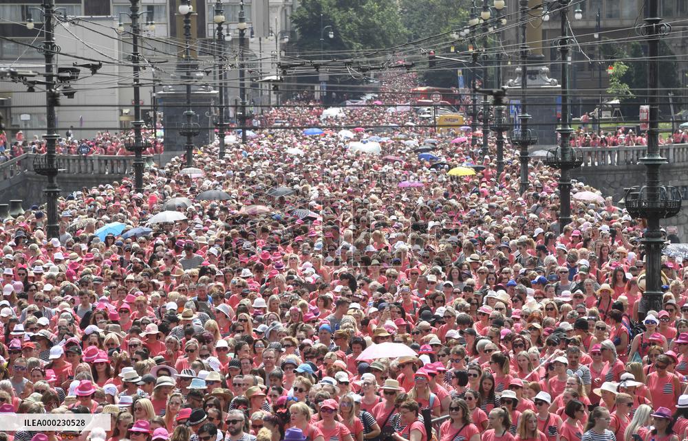 19th Avon march, people, dressed, pink colour