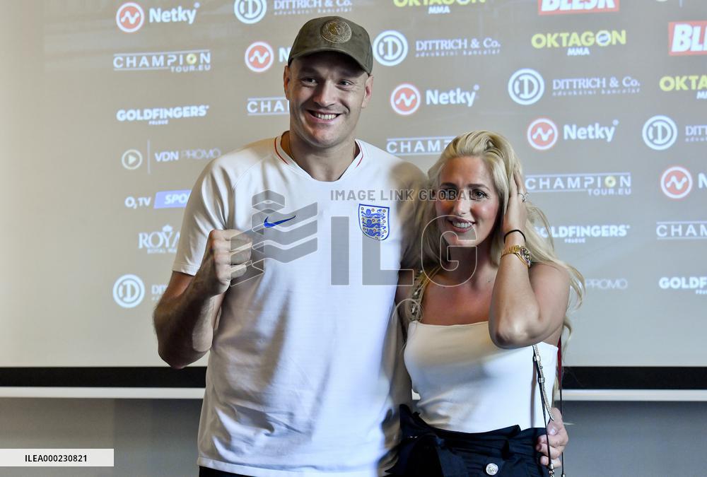 Tyson Fury, Paris Fury