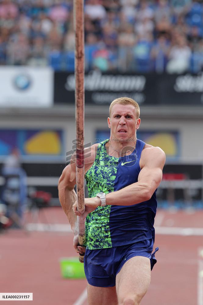 Piotr Lisek