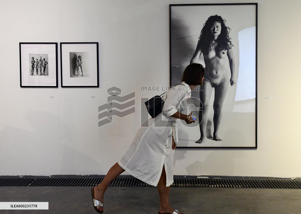Helmut Newton in Dialogue: Fashion and Fictions, retrospective photographic exhibition
