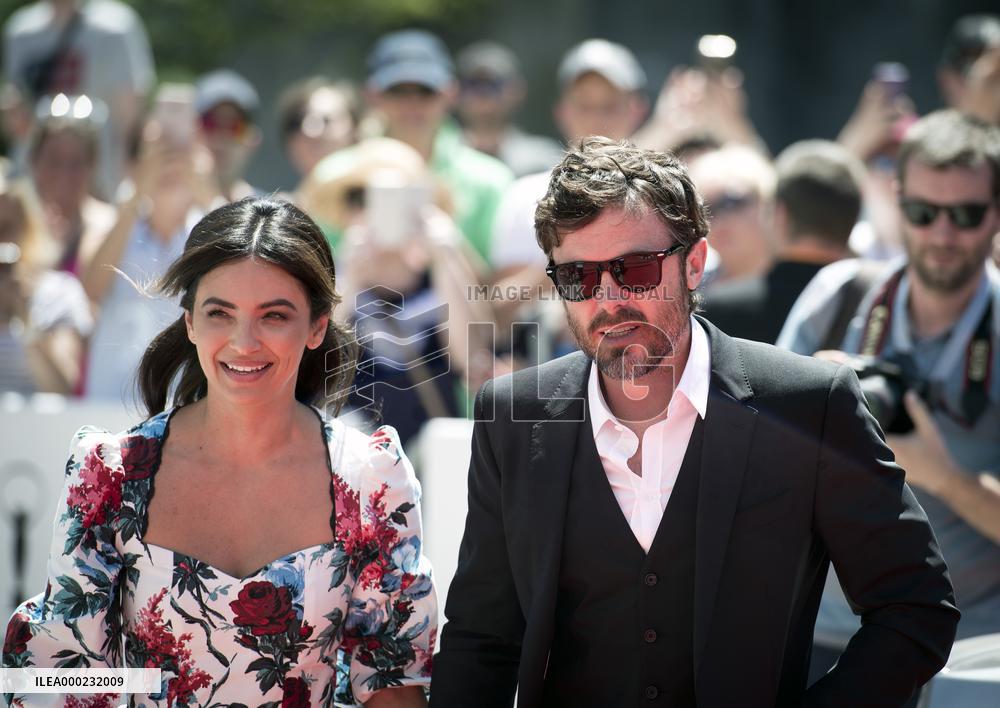 Casey Affleck, Floriana Lima