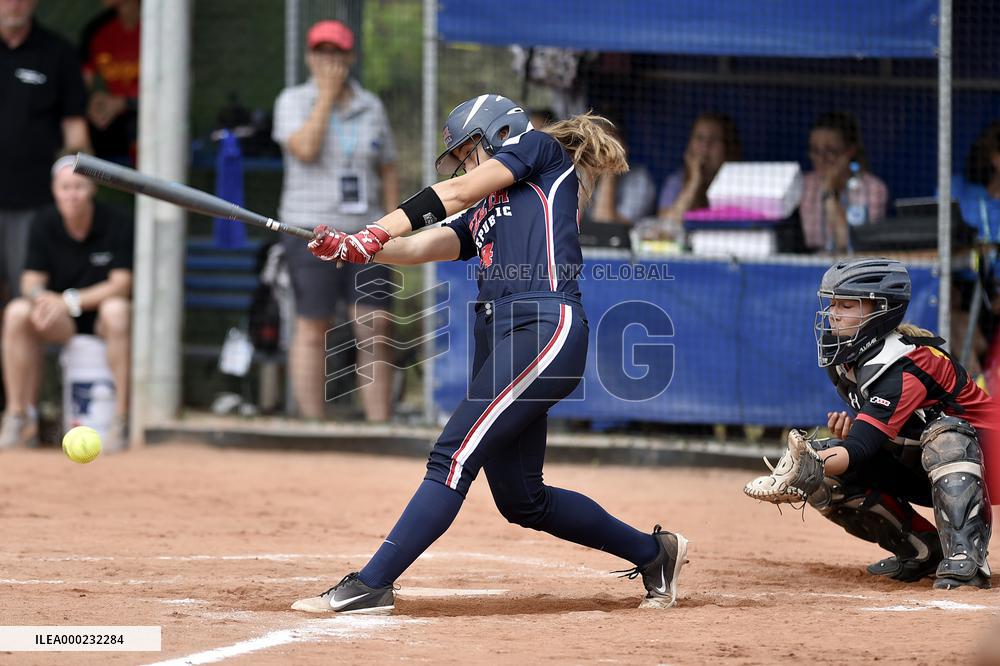 Eliska Stejskalova, Kelly De Lannoy