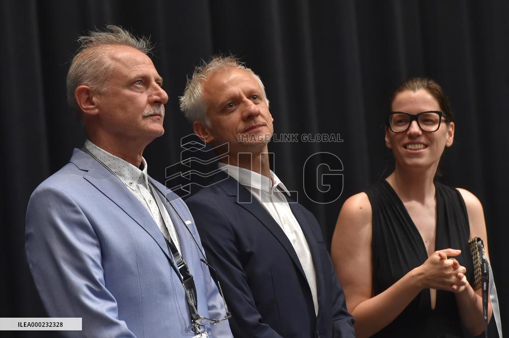 Petra Oplatkova, Ivan Barnev, Ivan Savov