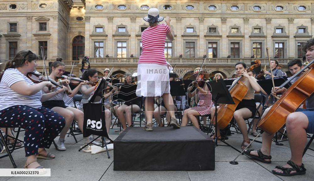 Police Symphony Orchestra, Vaclav Havel Square (National Theatre piazzetta)