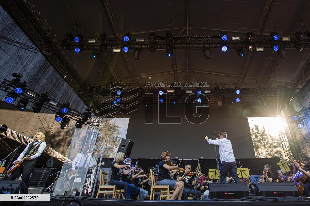 Music Festival Rock for People , Vypsana fixa