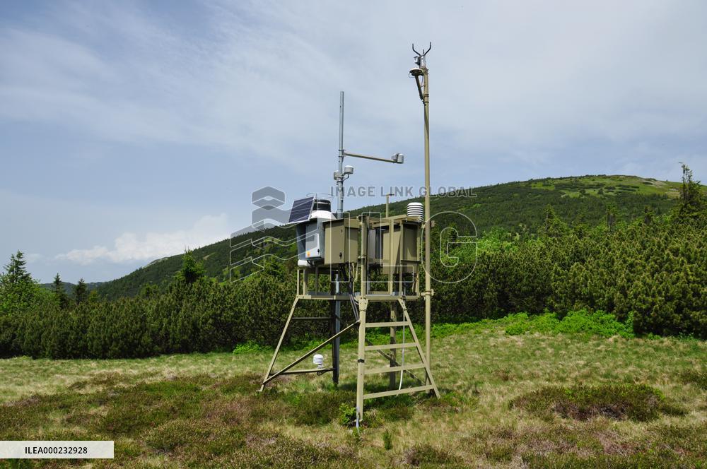 Weather station, mountains, weather, Krkonose Mountains