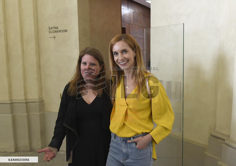 FIONA ZIEGLER, HANA VAGNEROVA