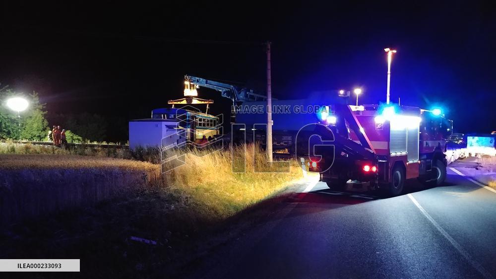 one dies, another seven injured in collision of van with train in Czech Republic
