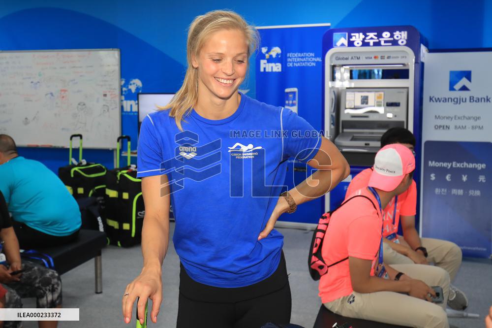 Simona Kubova, plavkyne