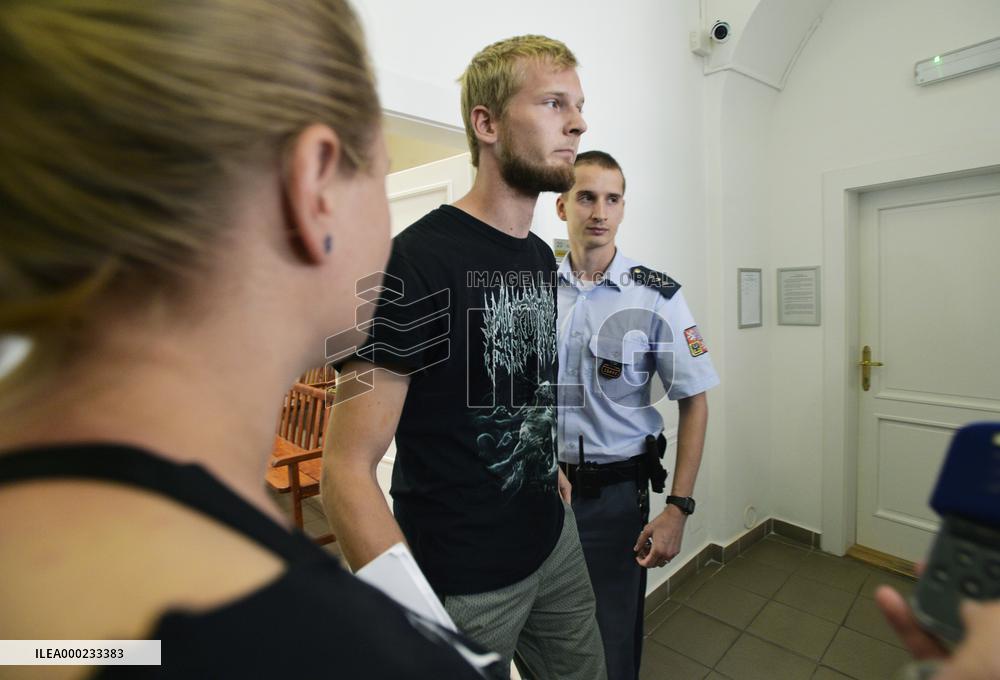 Germans given suspended sentence for spraying on Charles Bridge