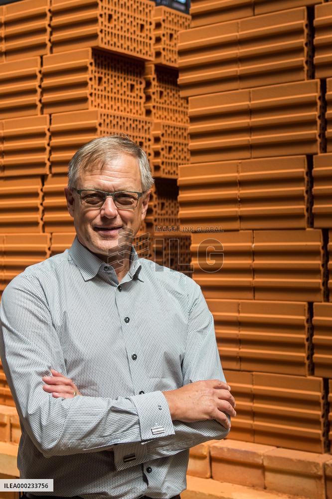 Petr Stejskal, Heluz cihlarsky prumysl, Czech brick maker