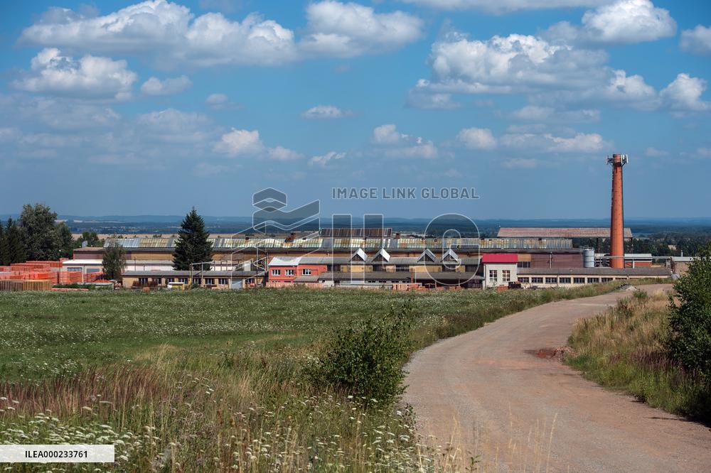 Heluz cihlarsky prumysl, Czech brick maker