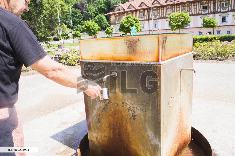 Mineral spring Novy Jubilejni in Luhacovice Spa