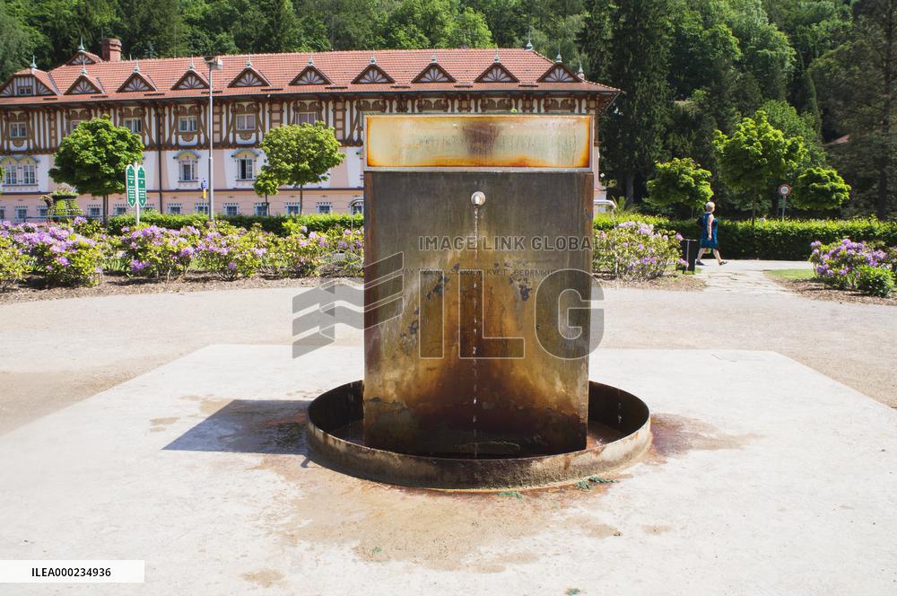 Mineral spring Novy Jubilejni in Luhacovice Spa