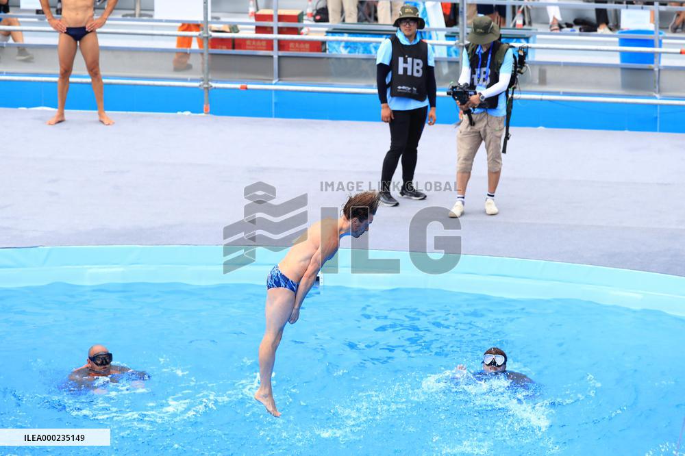 Gary HUNT, skokan do vody