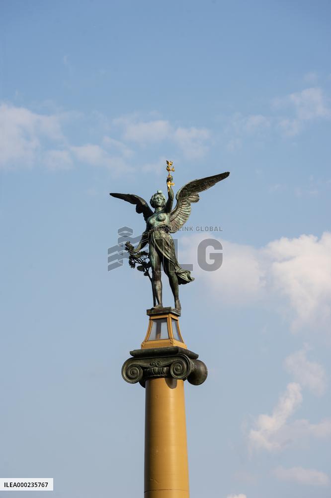 Cechuv bridge, Prague, statue, detail