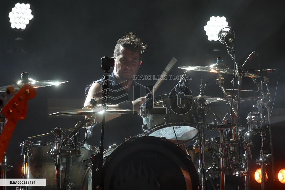 Pete Parada, The Offspring, concert