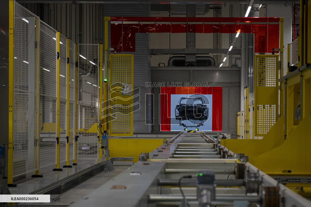 Skoda Auto, production plant, new paint shop