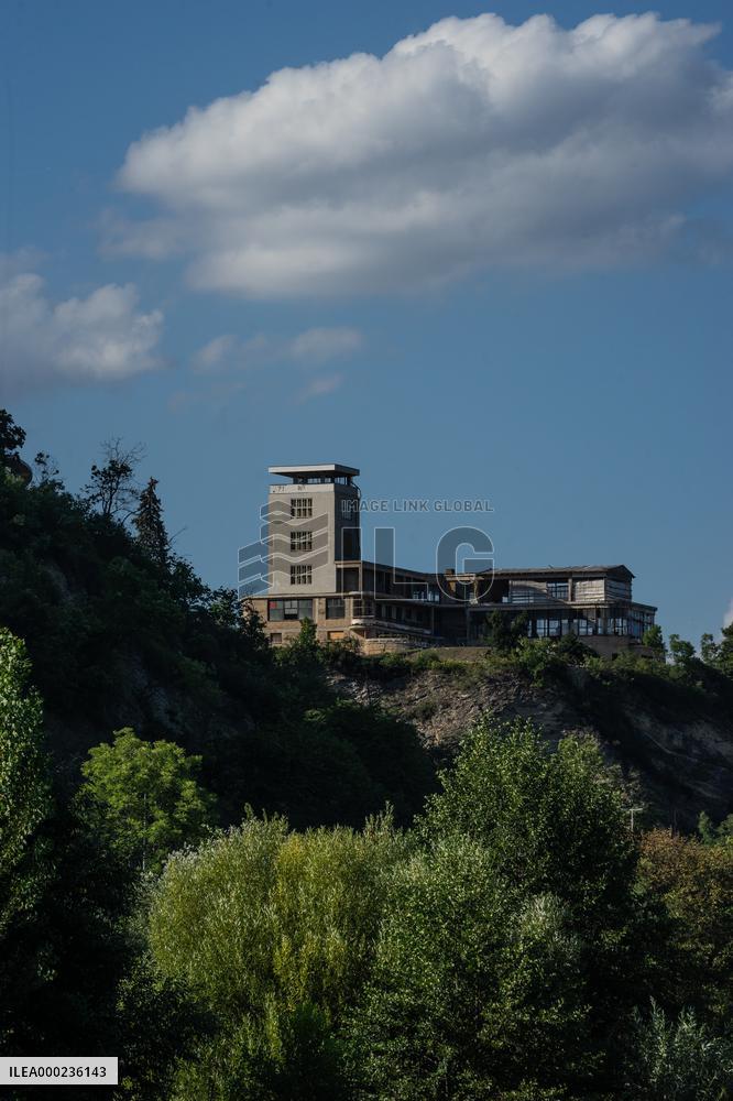 Barrandov terraces, reconstruction, functionalism, Prague