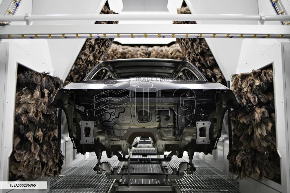 Skoda Auto, production plant, new paint shop