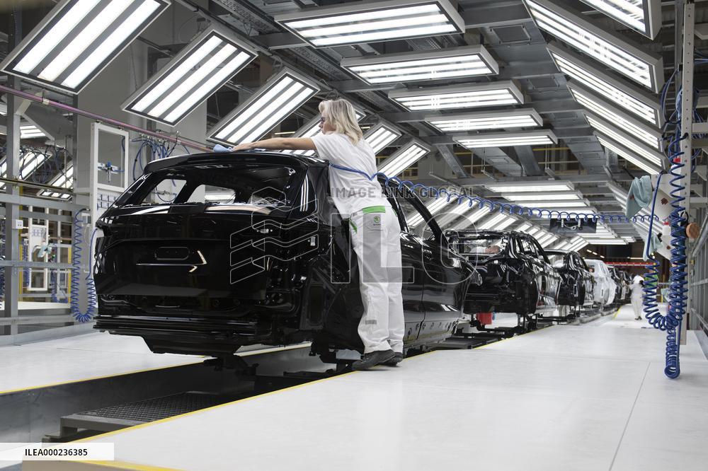 Skoda Auto, production plant, new paint shop