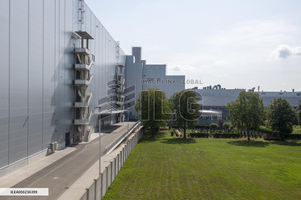 Skoda Auto, production plant, new paint shop