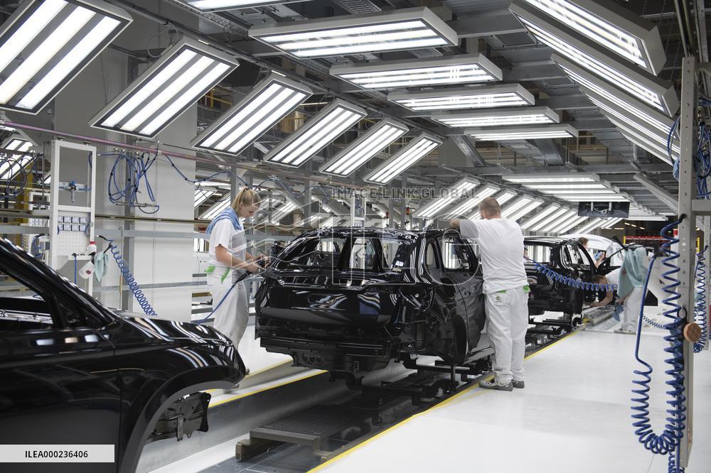 Skoda Auto, production plant, new paint shop