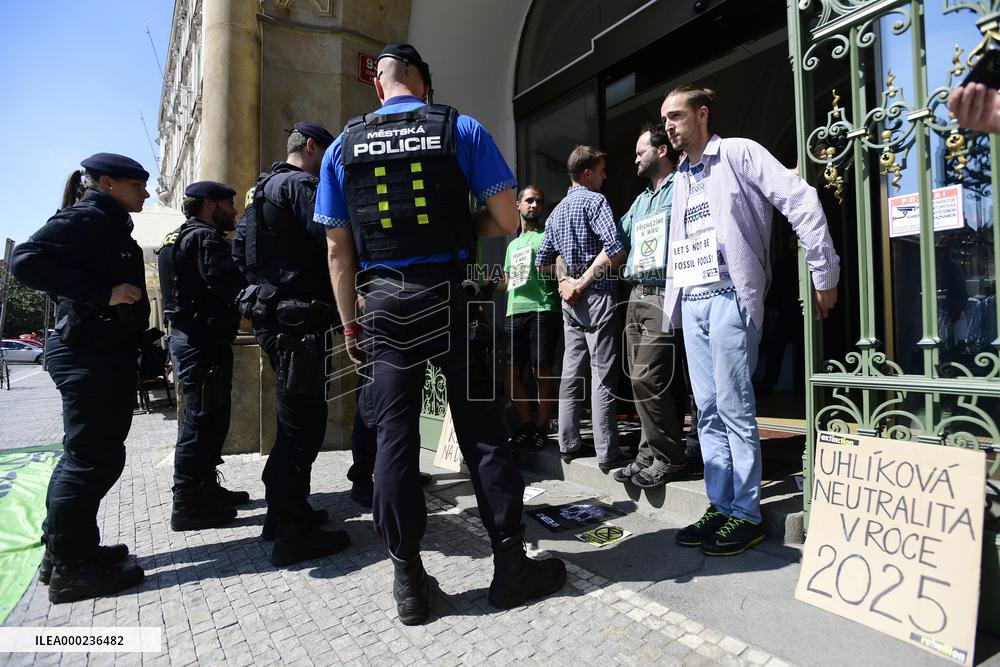 Extinction Rebellion movement are blocking entry to Czech Regional Development Ministry, police