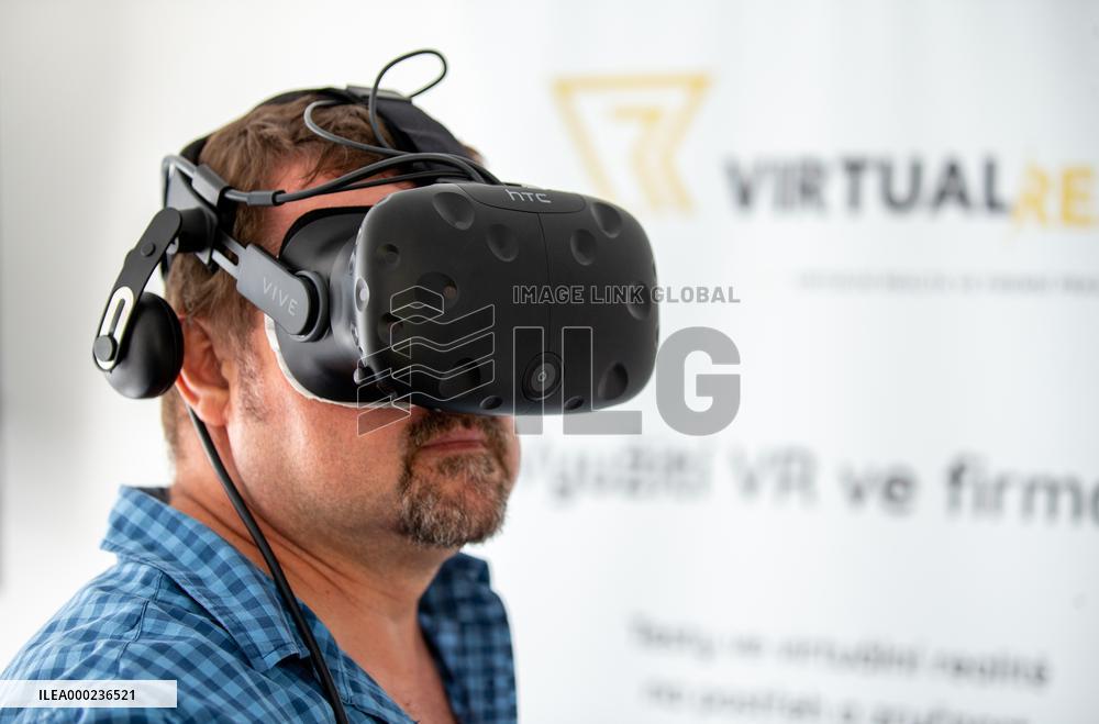 virtual reality headset, VR