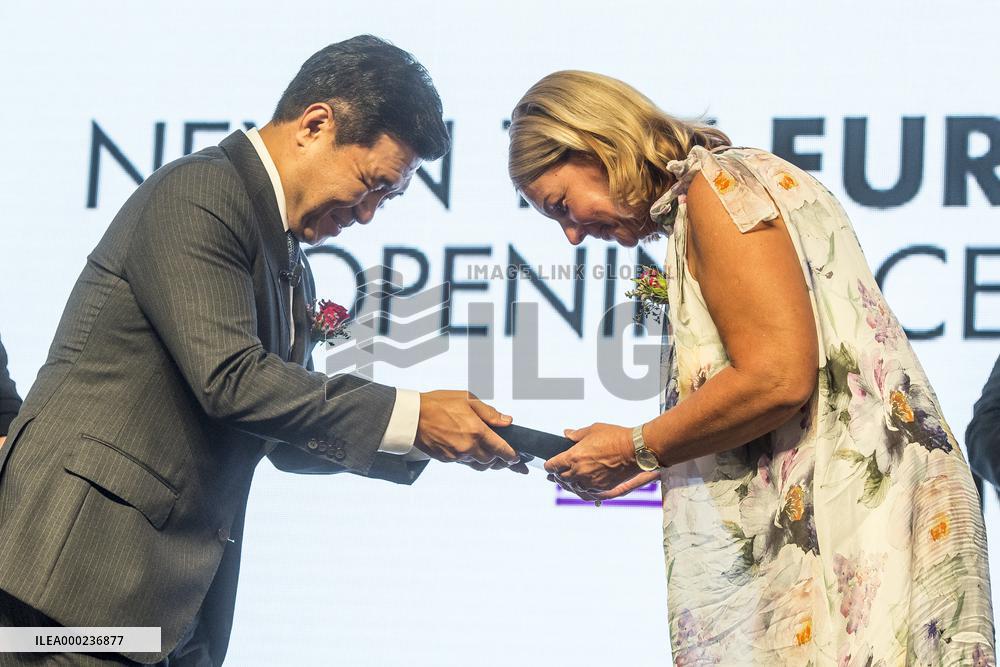 Nexen Tire Europe launches production plant, Travis Kang, Zdenka Hamousova